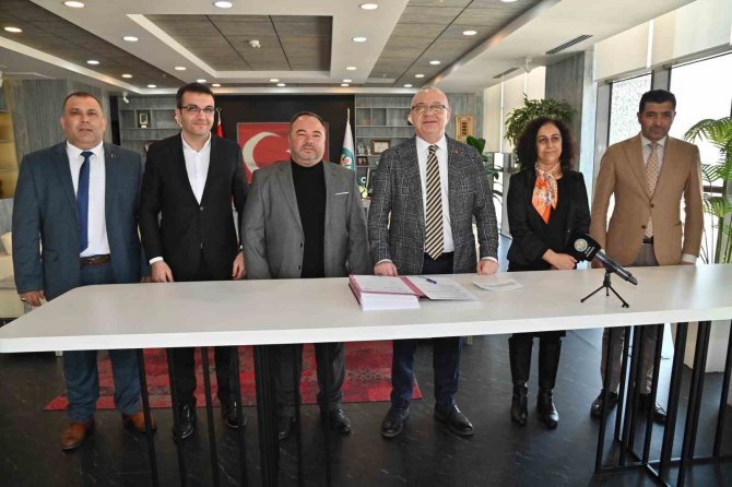 Manisa Büyükşehir Ve Maski̇’de Kadrolu İşçilere Yüzde 99.96 Zam