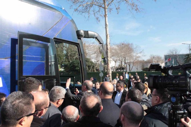 Muharrem İ̇nce, Eylemdeki Tüpraş İşçisini Ziyaret Etti