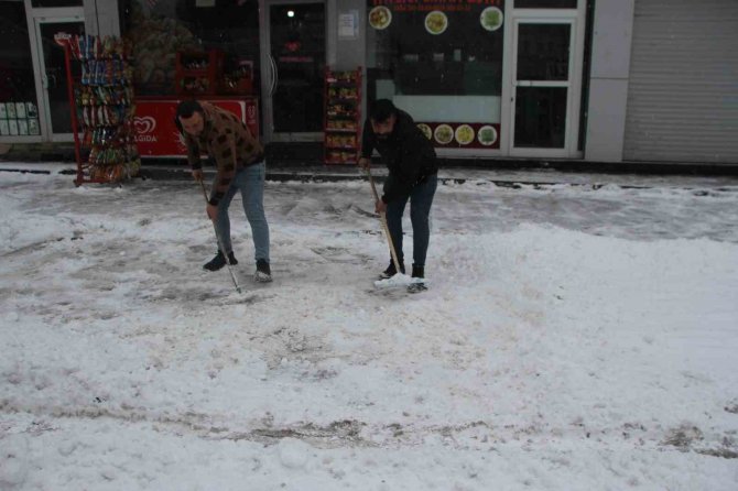 Malazgirt’te Kar Yağışı