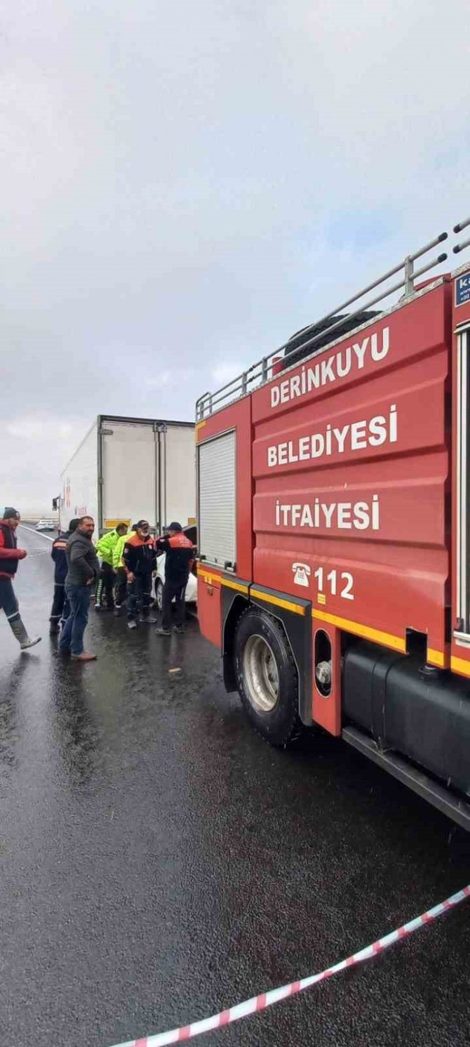 Tıra Arkadan Çarpan Otomobil Sürücüsü Hayatını Kaybetti