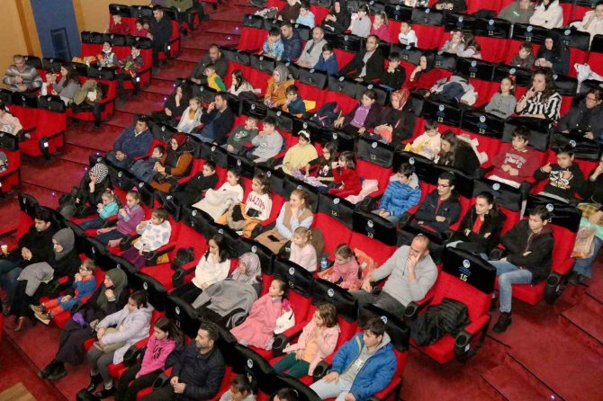 Minikler, ‘Hayvanlar Şehri’ni Heyecanla İzledi