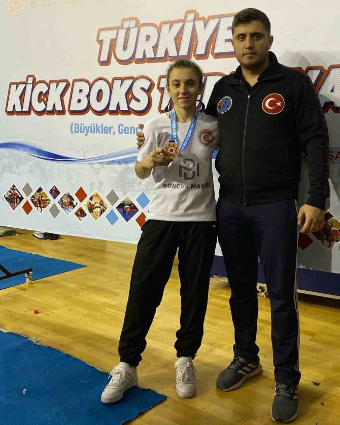 Türkiye Kick Boks Turnuvası’nda Sakaryalı Şampiyon