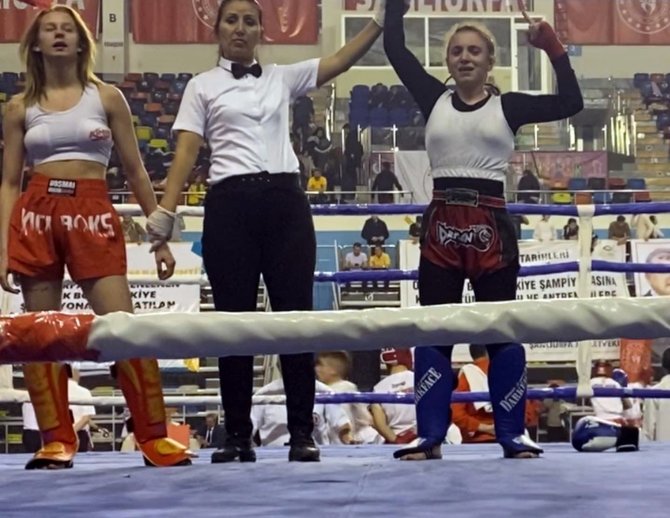 Türkiye Kick Boks Turnuvası’nda Sakaryalı Şampiyon
