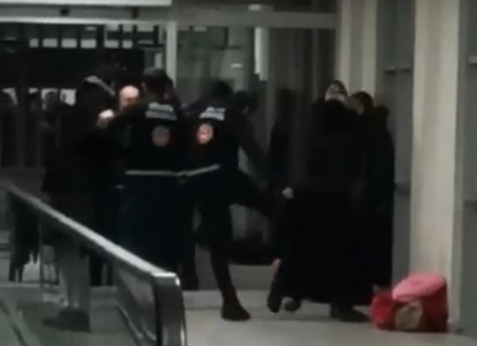 Habur Sınır Kapısı’nda Bir Kadın Darp Edildi, Valilik Açıklamada Bulundu