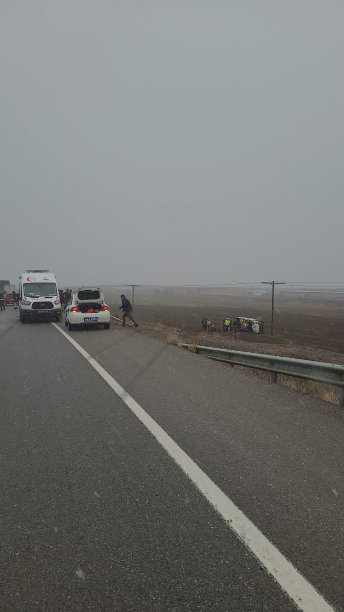 Pikap Tarlaya Uçtu: 1’i Bebek 5 Yaralı