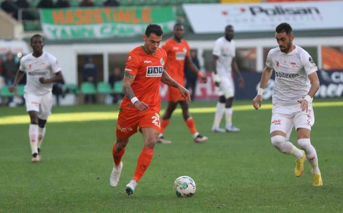 Spor Toto Süper Lig: Corendon Alanyaspor: 0 - Dg Sivasspor: 2 (İ̇lk Yarı)