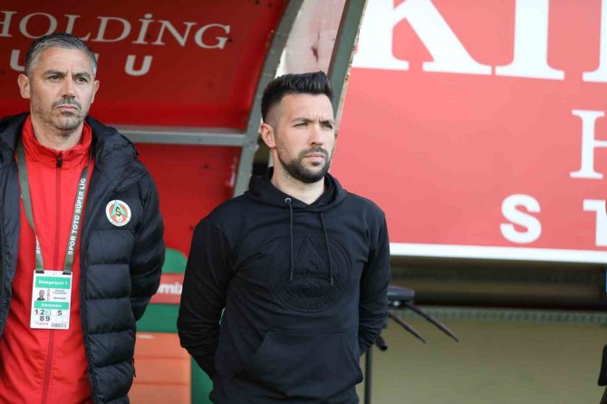 Spor Toto Süper Lig: Corendon Alanyaspor: 0 - Dg Sivasspor: 2 (İ̇lk Yarı)