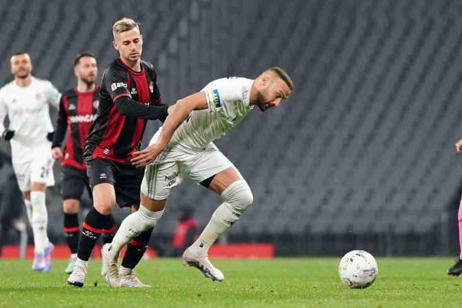Spor Toto Süper Lig: Fatih Karagümrük: 1 - Beşiktaş: 1 (Maç Sonucu)