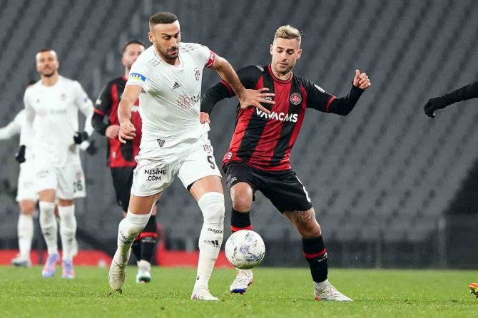 Spor Toto Süper Lig: Fatih Karagümrük: 1 - Beşiktaş: 1 (Maç Sonucu)