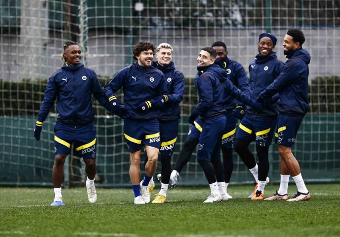 Fenerbahçe, Adana Demirspor Maçı Hazırlıklarını Sürdürdü