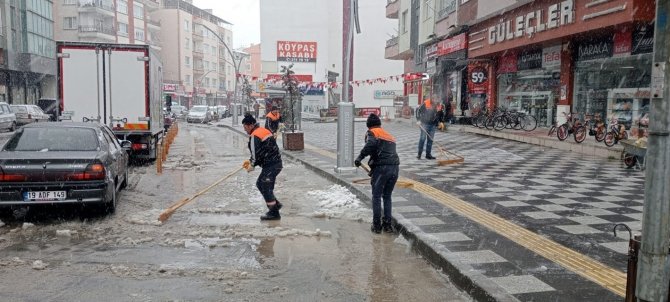 Sungurlu Belediyesi’nden Kar Mesaisi
