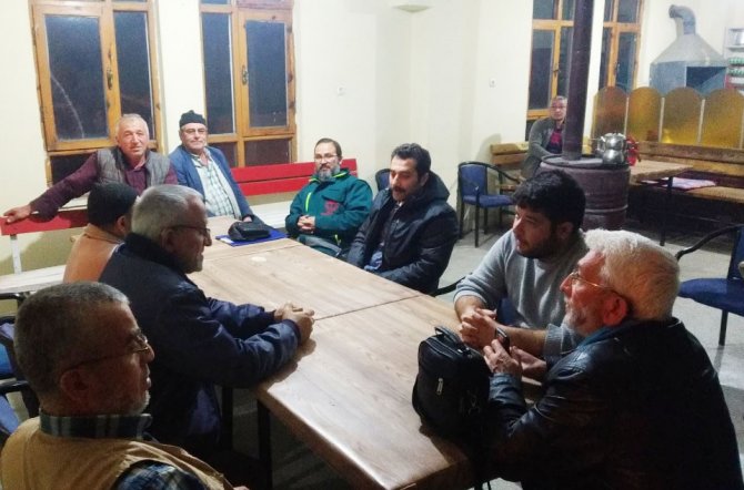 Tavşanlı’da Çiftçiler Gece Toplantıları İle Bilgilendiriliyor