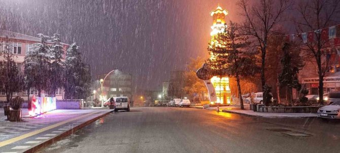 Sungurlu Yeni Güne Karla Uyandı