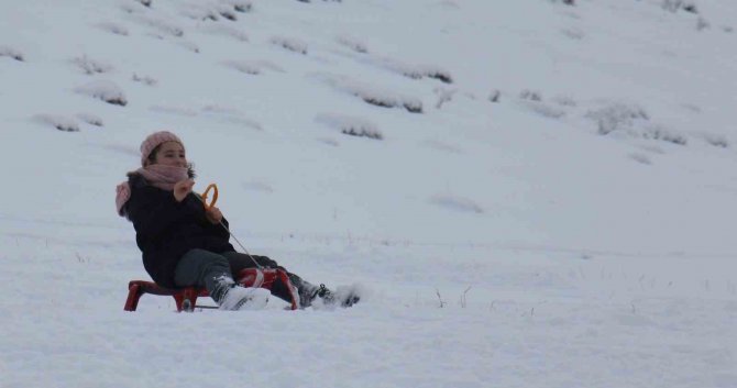 Başkent’te Beklenen Kar Yağışının Ardından Kayak Sezonu Açıldı
