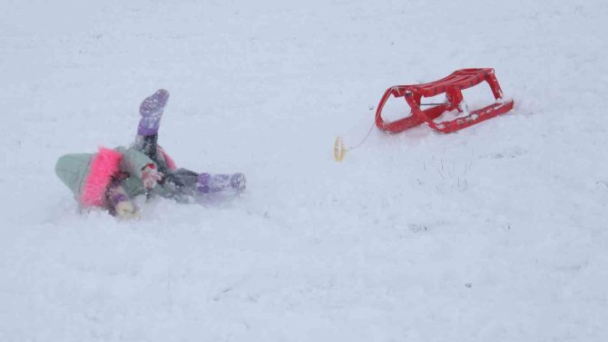 Başkent’te Beklenen Kar Yağışının Ardından Kayak Sezonu Açıldı