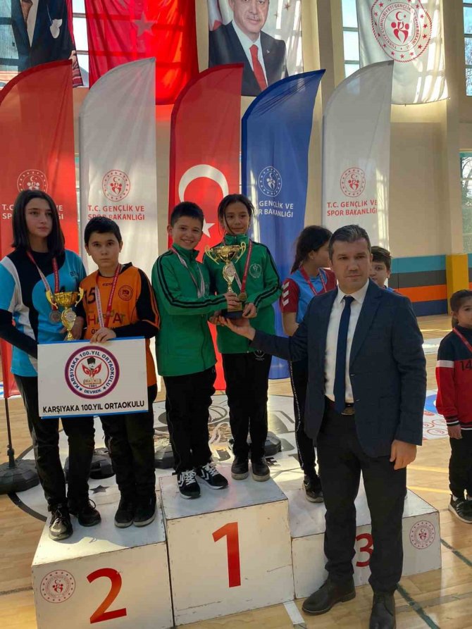 Floor Curling Turnuvası’nda İl Birincisi Oldular
