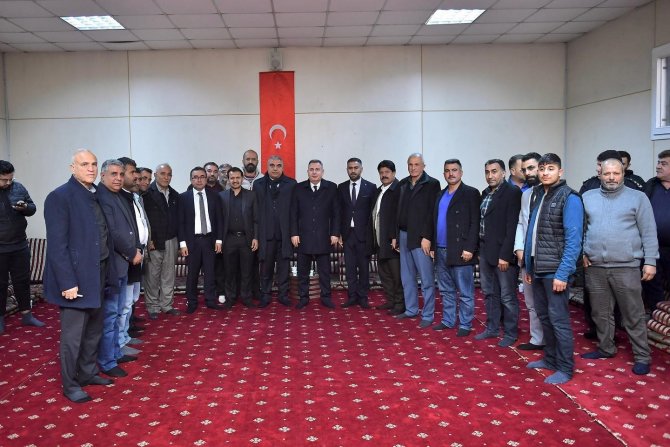 Vali Elban, Yüreğir’de Muhtar Ve Vatandaşlarla Bir Araya Geldi