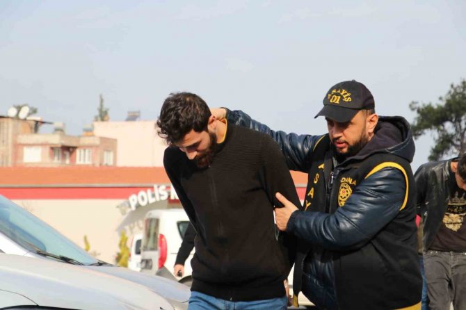 Esnafı ’Kimliğiniz Deaş’ın Eline Geçti’ Diyerek 750 Bin Tl Dolandırdılar