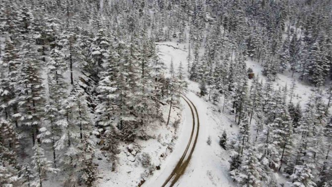 Adana’da Kar, Yüksek Kesimleri Beyaza Bürüdü
