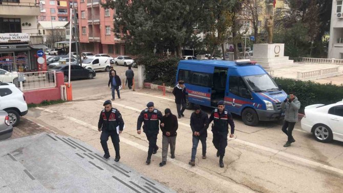 Hurda Aracıyla Keşif Yapan 2 Hırsızlık Şüphelisi Yakalandı