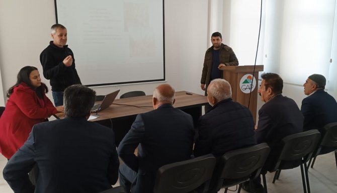 Çiftçilere Nar Yetiştiriciliği Hakkında Bilgi Verildi