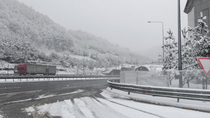 Bolu Dağı’nda Kar Kalınlığı 15 Santimetreye Ulaştı