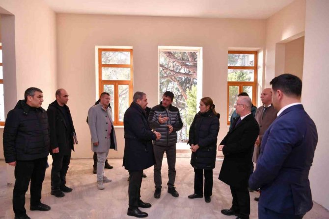 Vali Şıldak Restorasyon Çalışmalarını İnceledi