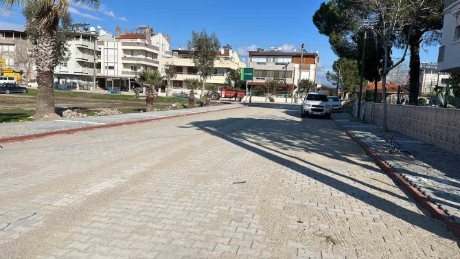 Edremit’te Yol Çalışmaları Hız Kesmiyor