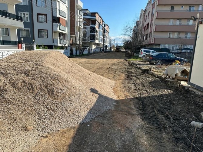 Edremit’te Yol Çalışmaları Hız Kesmiyor