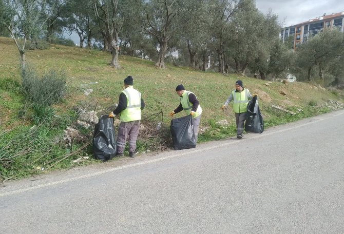 Belediye’den Uyarı “Yol Kenarlarına Küçükte Olsa Çöp Atmayın”