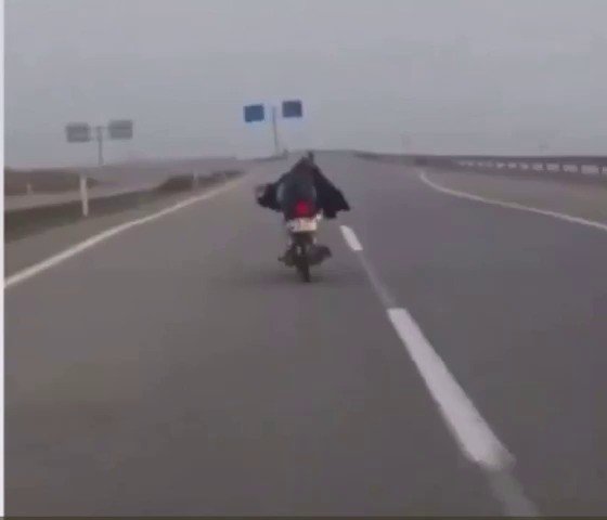 Motosiklet Sürücüsü Trafikte Tehlike Saçtı