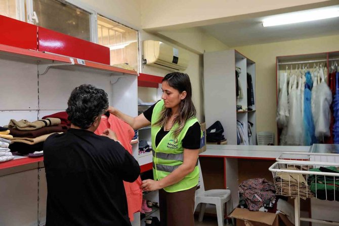 Bayraklı Belediyesinden Ailelere Kış Desteği
