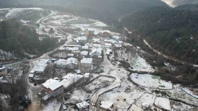 Beyaz Örtüyle Kaplanan Arnavutköy Havadan Görüntülendi