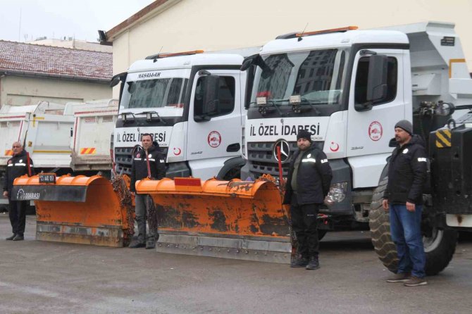 Elazığ Özel İ̇dare Ekipleri Karla Mücadeleye Hazır: 116 Personel Karla Mücadele İçin Hazır Bekliyor