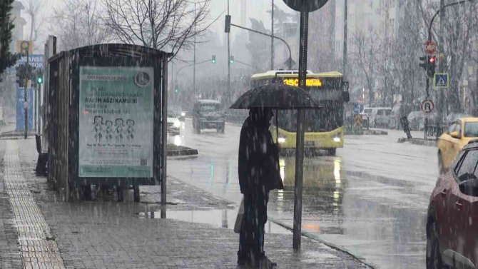 Bursa’da Kar Yağışı Etkili Oldu