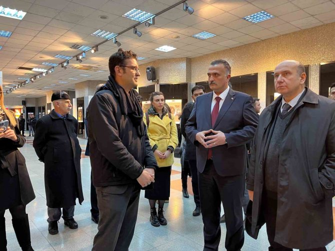 Bakan Yardımcısı Alpkan ‘İ̇sg Merceğinden Geleceğe Güvenle Bak’ Fotoğraf Sergisine Katıldı