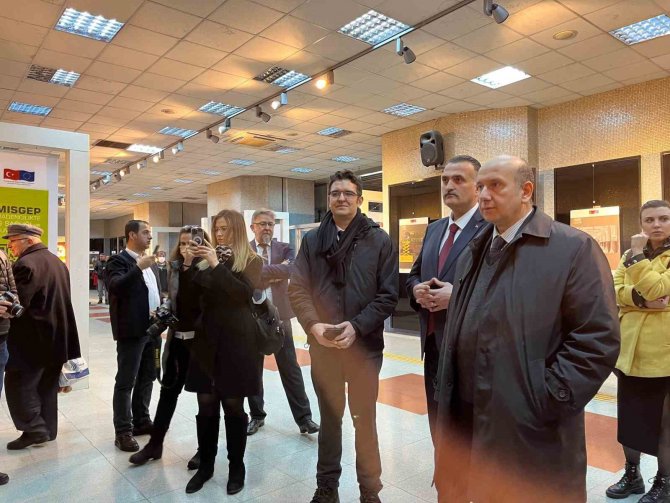 Bakan Yardımcısı Alpkan ‘İ̇sg Merceğinden Geleceğe Güvenle Bak’ Fotoğraf Sergisine Katıldı