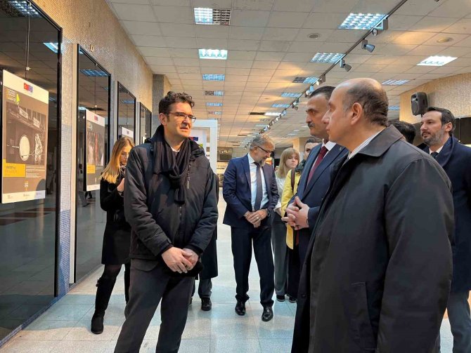 Bakan Yardımcısı Alpkan ‘İ̇sg Merceğinden Geleceğe Güvenle Bak’ Fotoğraf Sergisine Katıldı