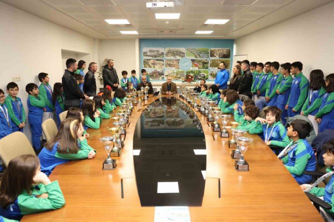 Çayırova’nın Başarılı Sporcularından Bir Ayda 226 Madalya 39 Kupa