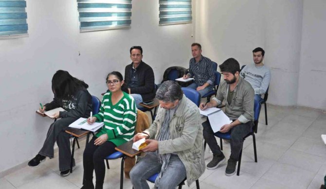 Çukurovalılar Yabancı Dil Öğreniyor