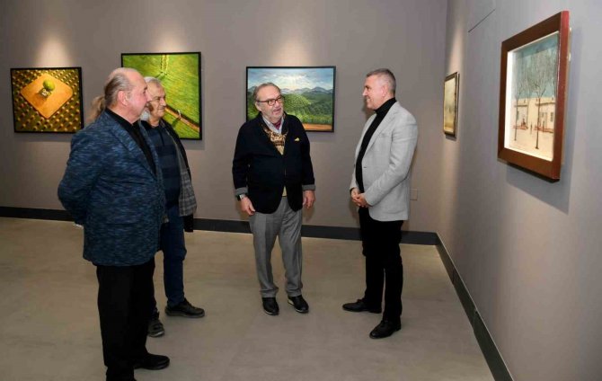 Ressam Gökçebağ’ın ’Geçmiş Uzun Sürer’ İsimli Resim Sergisi Ada Modern’de Açıldı