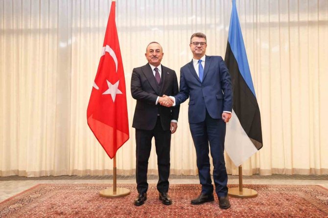 Bakan Çavuşoğlu, Estonyalı Mevkidaşı Reinsalu İle Görüştü
