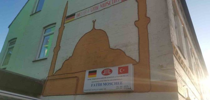 Almanya’da Camideki Çocuklara Irkçı Tehdit