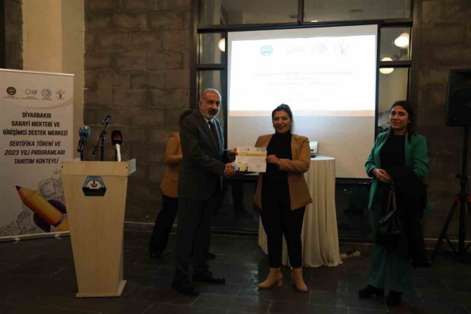 Dtso, Eğitim Gören Girişimcilere 2022 Yılı Sertifikalarını Verdi