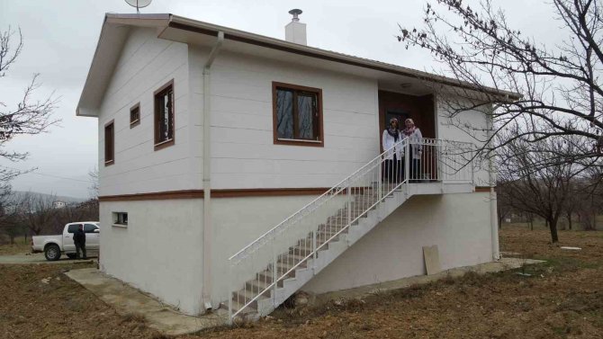 Gelin Kaynana El Ele Verdi, Peynir Üretip Satıyorlar