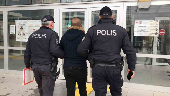 Elazığ’da Makaron Ve Tütün Çalan Zanlı Yakalandı