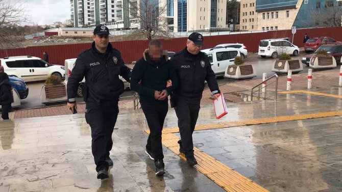 Elazığ’da Makaron Ve Tütün Çalan Zanlı Yakalandı