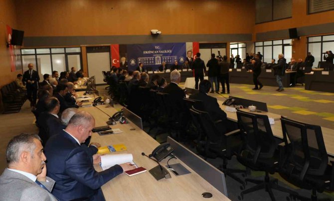 Kuraklık Ve Yağış Azlığının Etkisiyle Erzincan Barajı’nın Su Seviyesi Yüzde 26,78’e Düştü