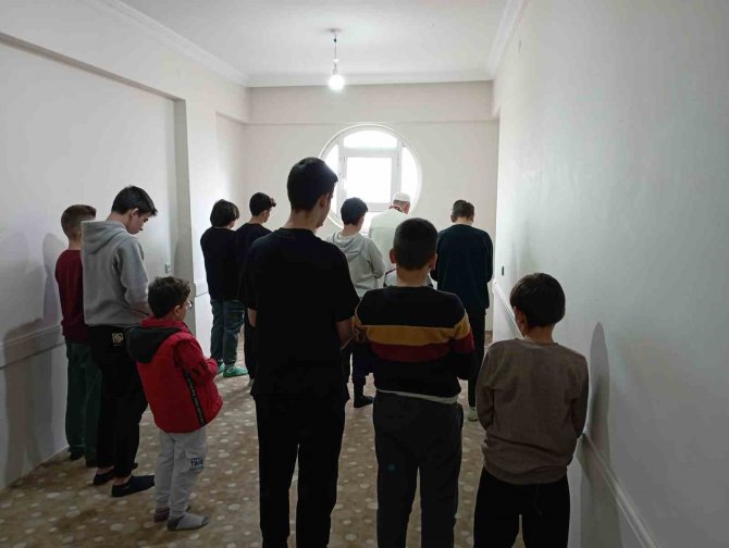 Gediz’de Gençlere Değer Kamp Programı Sona Erdi