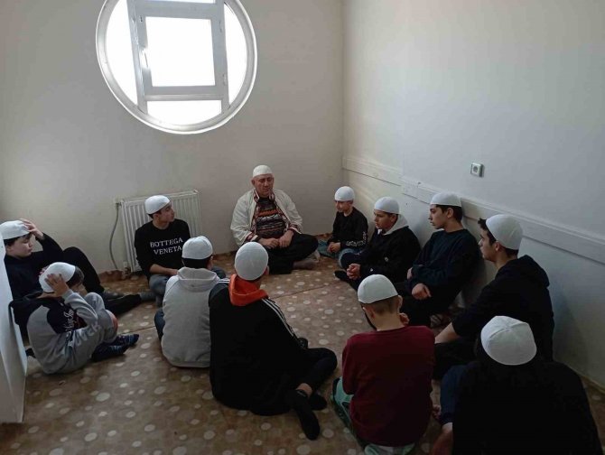 Gediz’de Gençlere Değer Kamp Programı Sona Erdi